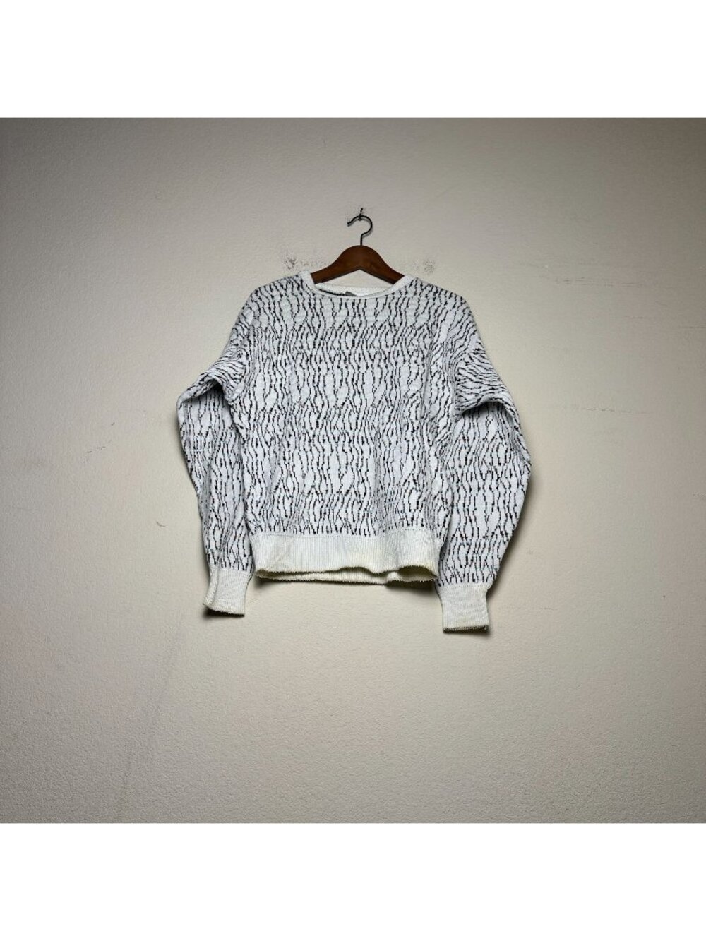 VTG Reunion Women M Zebra Sweater USA Made  White 90s Warm Grandma Black Retro